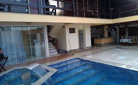 GARATUCAIA - Suites Casa de Madeira